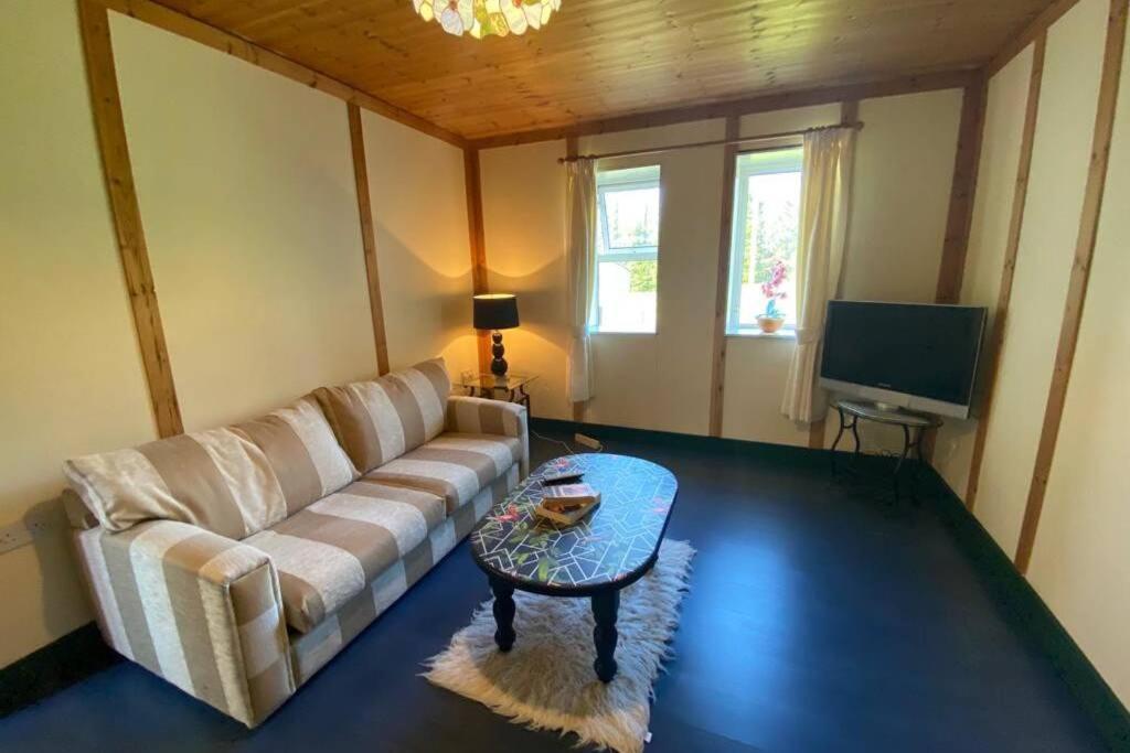 The Cosy Cabin Swinford Exterior foto
